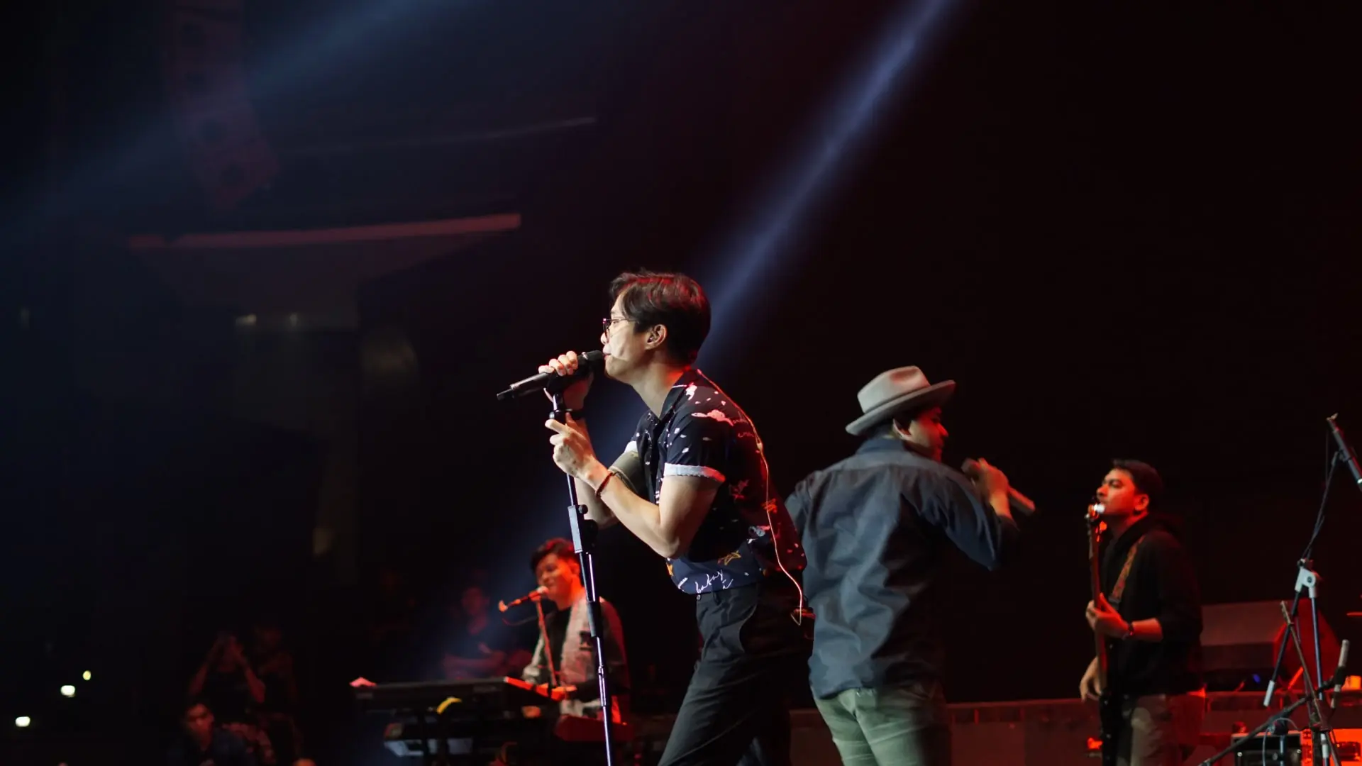 Yovie & Nuno Performing at Balai Kartini
